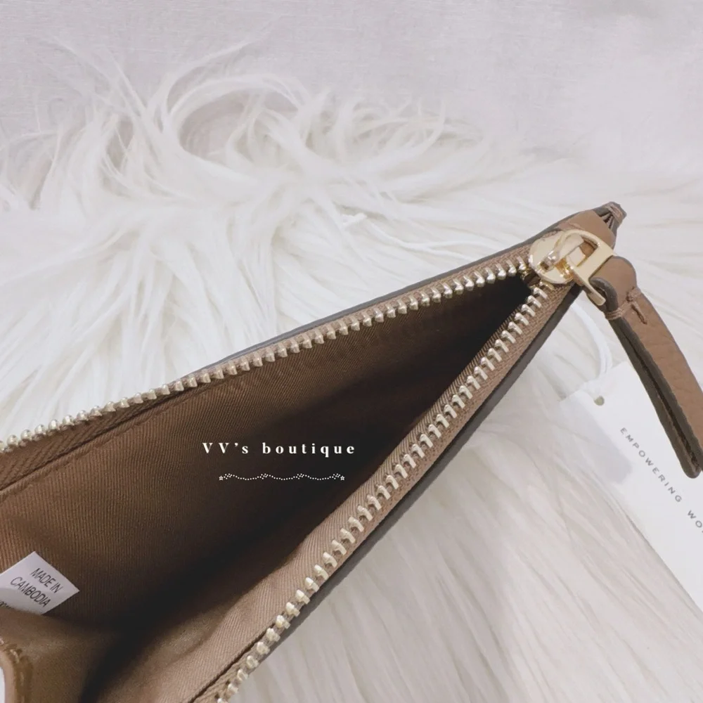 NWT Tory Burch Britten Zip Card Case Pebble Leathe Slim Moose Gold 141006 RARE